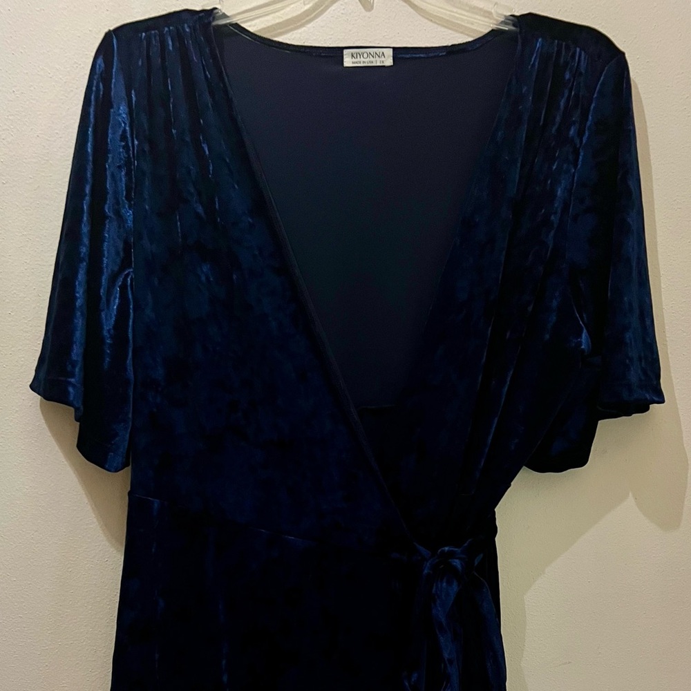 Kiyonna Midnight Blue Velvet Wrap Blouse Size 2X